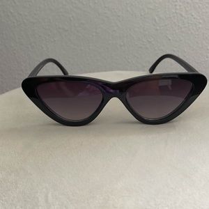 CAT EYE BLACK SUNNIES